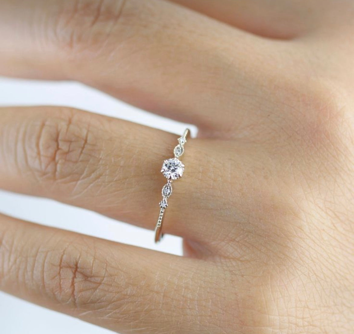 עיצוב טבעת אירוסין - בחירת אבן מרכזית שתבלוט ותשלים את העיצוב