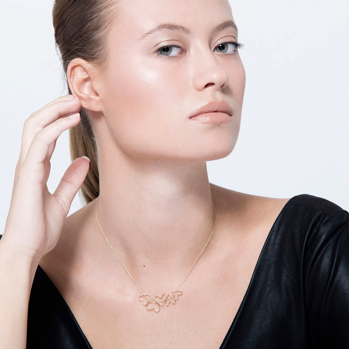 שרשרת לבבות זהב בגדלים משתנים זזים