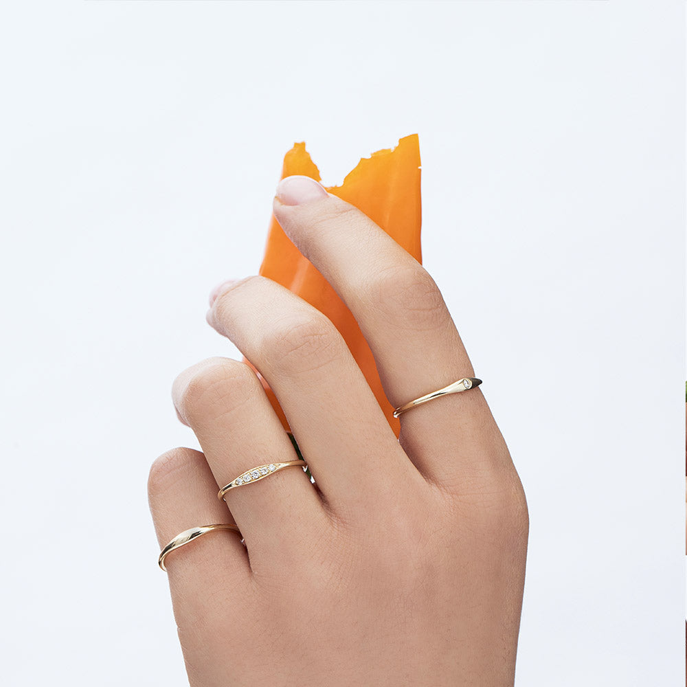 טבעת זהב דקה ועדינה