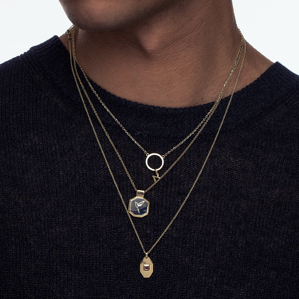 שרשרת זהב מיוחדת לגבר בשילוב ציפור ואמייל