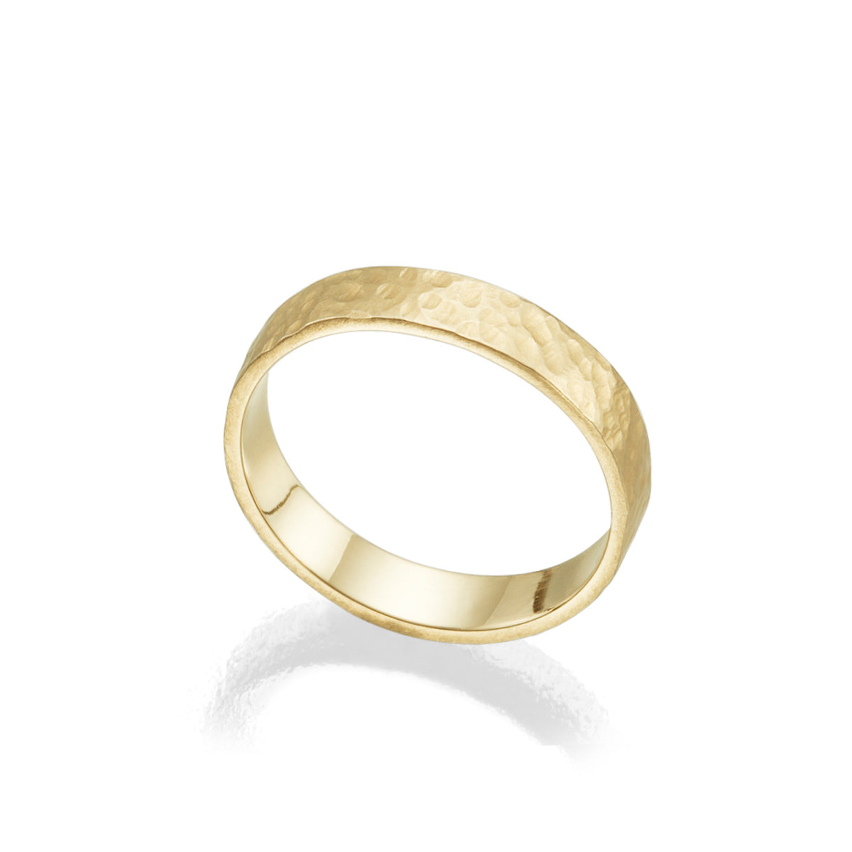 Wedding ring for men and women: a flat gold ring with a delicate