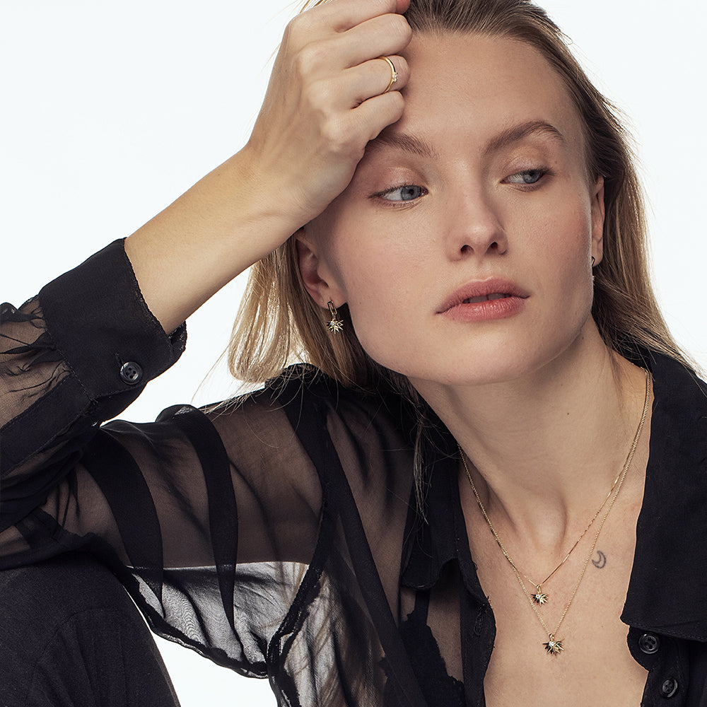 שרשרת זהב מיוחדת עם תליון חצי שמש גדולה