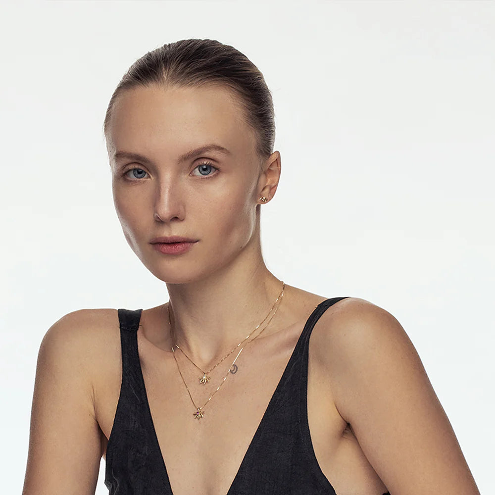 שרשרת זהב בעיצוב פרח, עדינה משובצת רובי