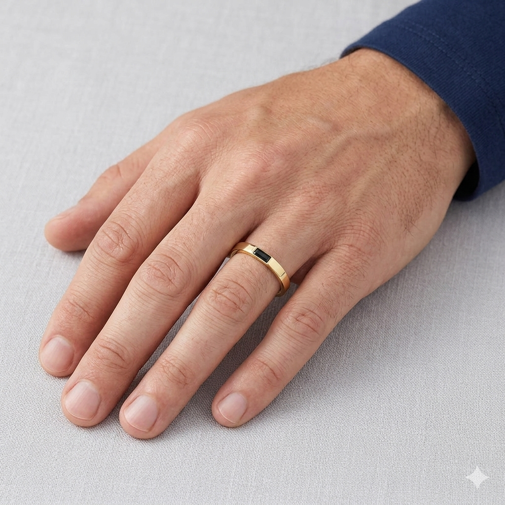 טבעת זהב שטוחה דקה משובצת יהלום שחור בחיתוך בגט