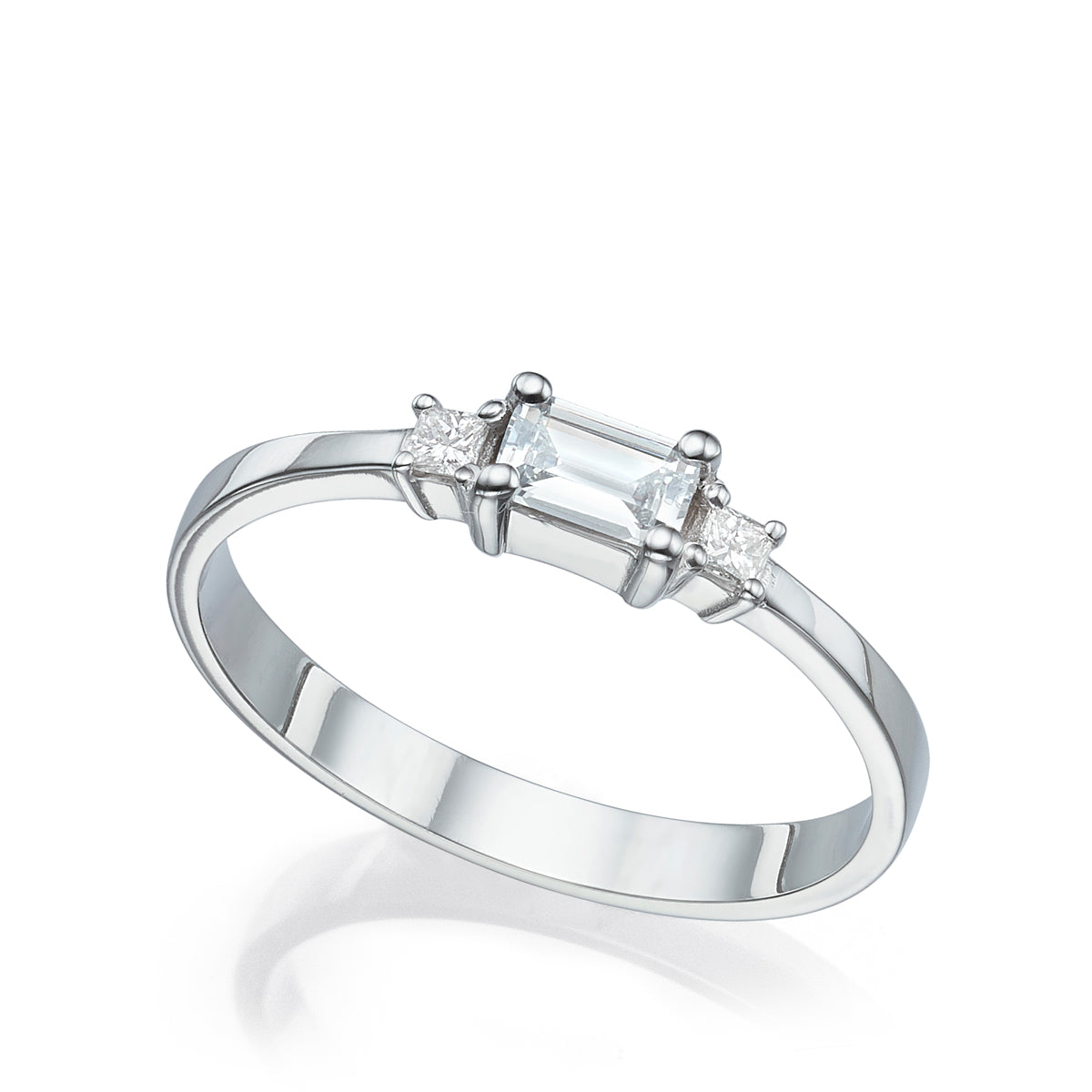 טבעת יהלומי מעבדה בחיתוך אמרלדקאט ופרינסס