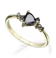 טבעת אירוסין משובצת יהלום שחור